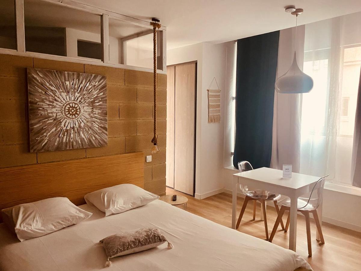 Suite 24 Appart'Hotel-3 Etoiles Ле-Крёзо Экстерьер фото
